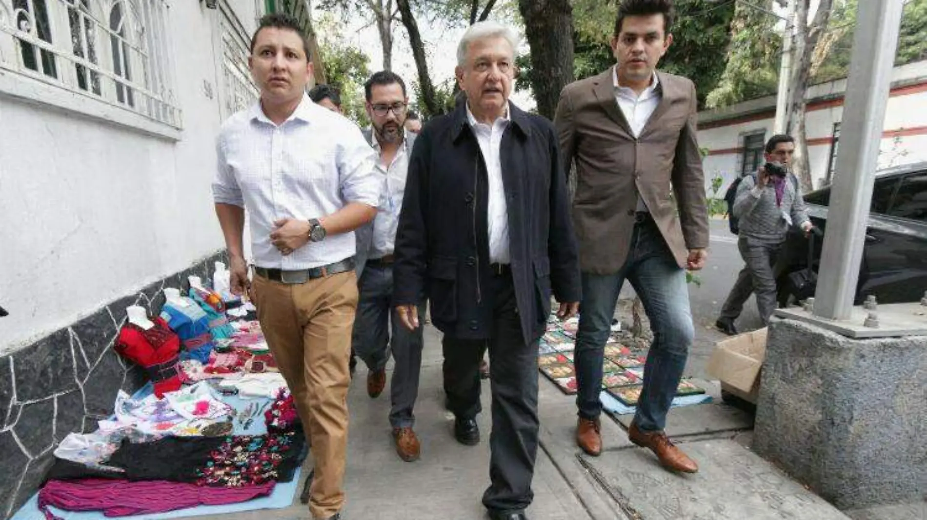 AMLO-ROBERTO HERNANDEZ